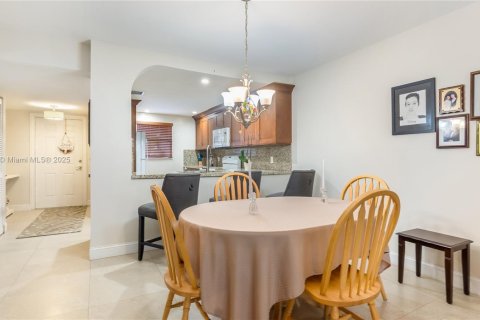 Copropriété à vendre à Tamarac, Floride: 2 chambres, 105.26 m2 № 1970476 - photo 11