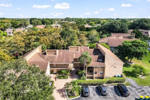 Copropriété à vendre à Tamarac, Floride: 2 chambres, 105.26 m2 № 1970476 - photo 3