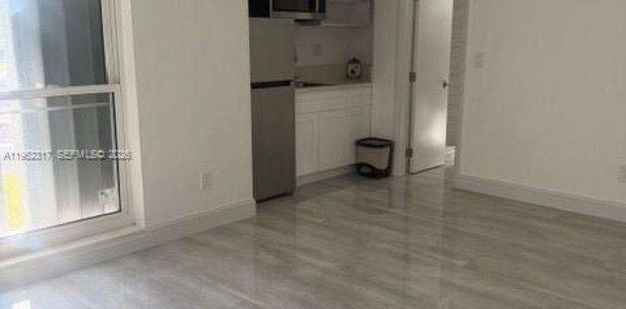 Коммерческая недвижимость в Катлер-Бей, Флорида № 2024986