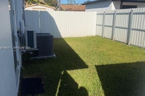 Снять в аренду коммерческую недвижимость в Катлер-Бей, Флорида № 2024986 - фото 5