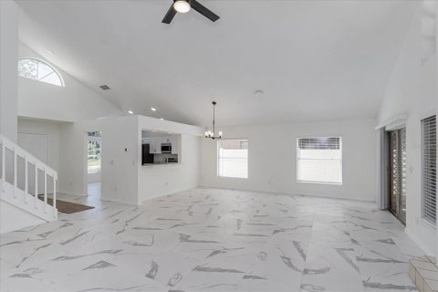 House in Orlando, Florida 4 bedrooms, 162.11 sq.m. № 1868908 - photo 7