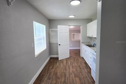 Casa en alquiler en Orlando, Florida, 3 dormitorios, 91.88 m2 № 1833408 - foto 5