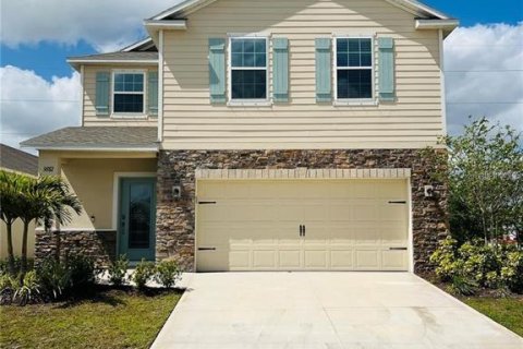 Villa ou maison à Saint Cloud, Floride 4 chambres, 287.63 m2 № 2290982
