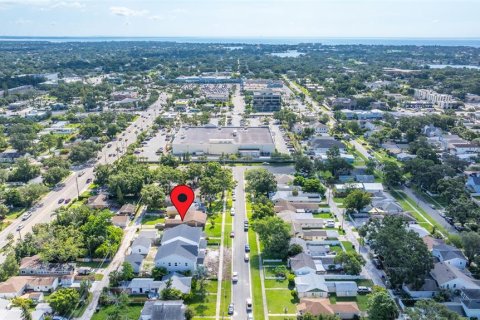 Casa en venta en Saint Petersburg, Florida, 5 dormitorios, 275.36 m2 № 1903083 - foto 19