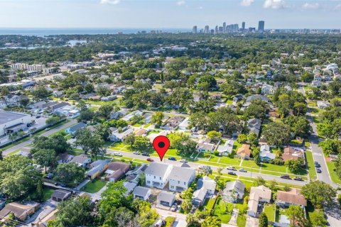 Casa en venta en Saint Petersburg, Florida, 5 dormitorios, 275.36 m2 № 1903083 - foto 18