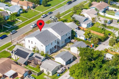 Casa en venta en Saint Petersburg, Florida, 5 dormitorios, 275.36 m2 № 1903083 - foto 16