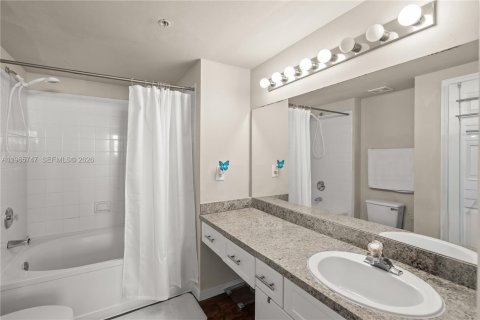 Condo in Pembroke Pines, Florida, 3 bedrooms № 2030797 - photo 10