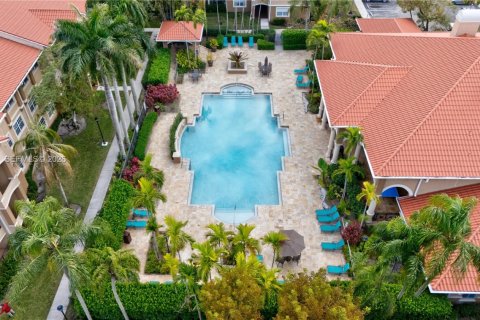 Condo in Pembroke Pines, Florida, 3 bedrooms № 2030797 - photo 20