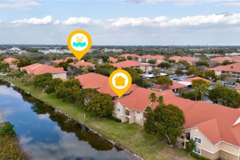 Condo in Pembroke Pines, Florida, 3 bedrooms № 2030797 - photo 29