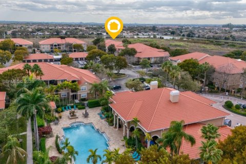 Condo in Pembroke Pines, Florida, 3 bedrooms № 2030797 - photo 30