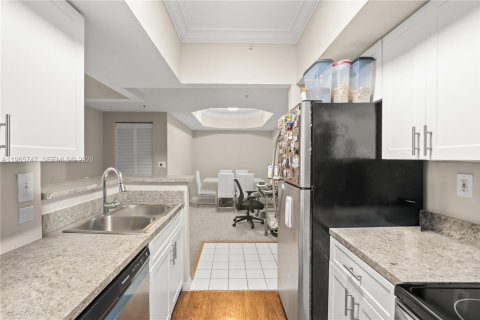 Condo in Pembroke Pines, Florida, 3 bedrooms № 2030797 - photo 5