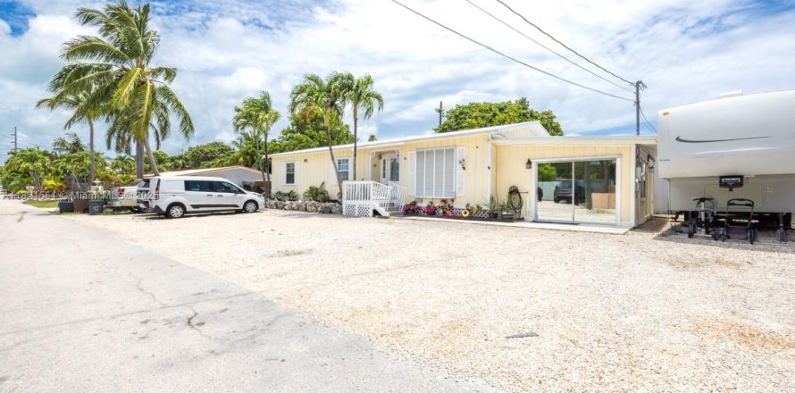 Casa en Marathon, Florida 4 dormitorios, 134.52 m2 № 2035316