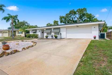 House in Palm Harbor, Florida 3 bedrooms, 154.22 sq.m. № 2412614 - photo 4