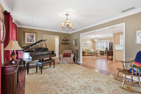 House in Palm Harbor, Florida 3 bedrooms, 154.22 sq.m. № 2412614 - photo 9
