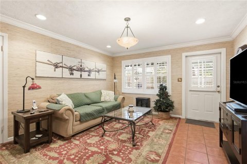 House in Palm Harbor, Florida 3 bedrooms, 154.22 sq.m. № 2412614 - photo 10