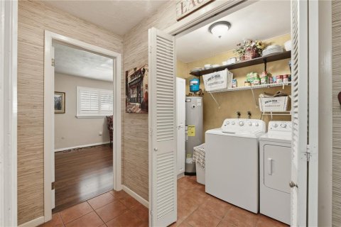 House in Palm Harbor, Florida 3 bedrooms, 154.22 sq.m. № 2412614 - photo 30