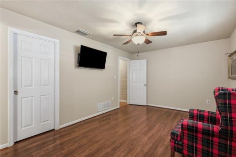 House in Palm Harbor, Florida 3 bedrooms, 154.22 sq.m. № 2412614 - photo 21