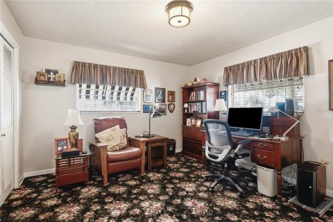 House in Palm Harbor, Florida 3 bedrooms, 154.22 sq.m. № 2412614 - photo 24