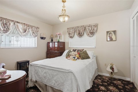 House in Palm Harbor, Florida 3 bedrooms, 154.22 sq.m. № 2412614 - photo 27