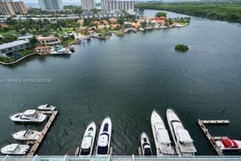 Снять в аренду кондоминиум в Санни-Айлс-Бич, Флорида 3 спальни, 162.86м2, № 1993106 - фото 26