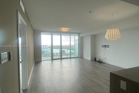 Снять в аренду кондоминиум в Санни-Айлс-Бич, Флорида 3 спальни, 162.86м2, № 1993106 - фото 3