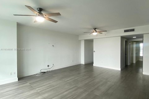 Снять в аренду кондоминиум в Санни-Айлс-Бич, Флорида 3 спальни, 162.86м2, № 1993106 - фото 21