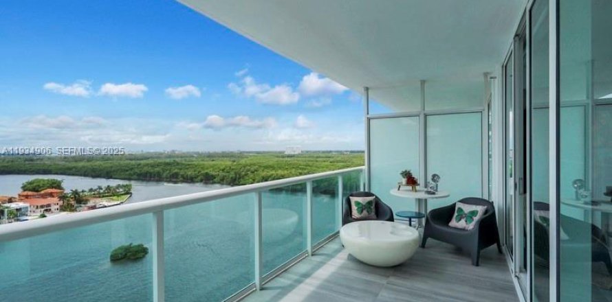 Кондоминиум с 3 спальнями в Санни-Айлс-Бич, Флорида № 1993106