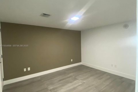 Снять в аренду кондоминиум в Санни-Айлс-Бич, Флорида 3 спальни, 162.86м2, № 1993106 - фото 13