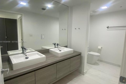 Снять в аренду кондоминиум в Санни-Айлс-Бич, Флорида 3 спальни, 162.86м2, № 1993106 - фото 25