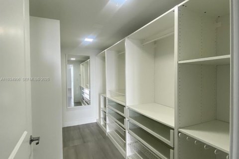 Снять в аренду кондоминиум в Санни-Айлс-Бич, Флорида 3 спальни, 162.86м2, № 1993106 - фото 23