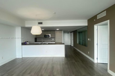 Снять в аренду кондоминиум в Санни-Айлс-Бич, Флорида 3 спальни, 162.86м2, № 1993106 - фото 4