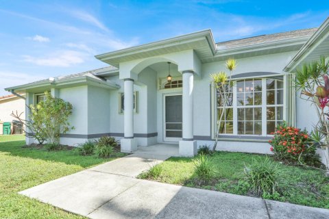 Casa en venta en Port St. Lucie, Florida, 3 dormitorios, 170.75 m2 № 2181745 - foto 3