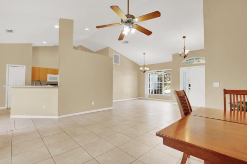 Casa en venta en Port St. Lucie, Florida, 3 dormitorios, 170.75 m2 № 2181745 - foto 8