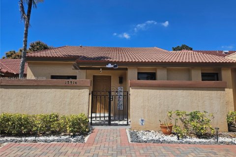 Купить таунхаус в Хайалиа, Флорида 2 спальни, 99.5м2, № 2036010 - фото 3