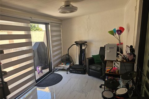 Купить таунхаус в Хайалиа, Флорида 2 спальни, 99.5м2, № 2036010 - фото 28