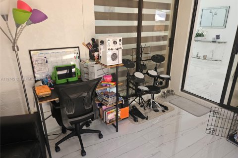 Купить таунхаус в Хайалиа, Флорида 2 спальни, 99.5м2, № 2036010 - фото 29