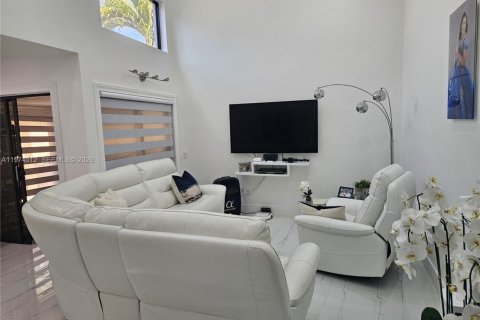 Купить таунхаус в Хайалиа, Флорида 2 спальни, 99.5м2, № 2036010 - фото 6