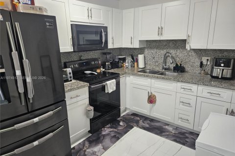 Купить таунхаус в Хайалиа, Флорида 2 спальни, 99.5м2, № 2036010 - фото 13