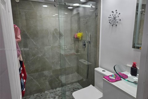 Купить таунхаус в Хайалиа, Флорида 2 спальни, 99.5м2, № 2036010 - фото 25