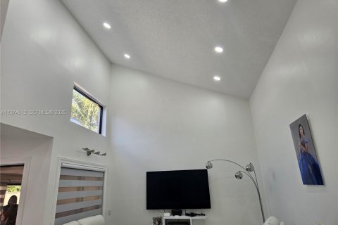 Купить таунхаус в Хайалиа, Флорида 2 спальни, 99.5м2, № 2036010 - фото 9