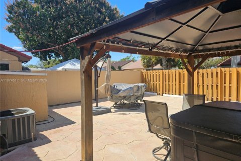 Купить таунхаус в Хайалиа, Флорида 2 спальни, 99.5м2, № 2036010 - фото 30