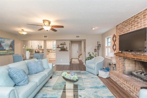 Townhouse in Tampa, Florida 2 bedrooms, 138.98 sq.m. № 1562885 - photo 4