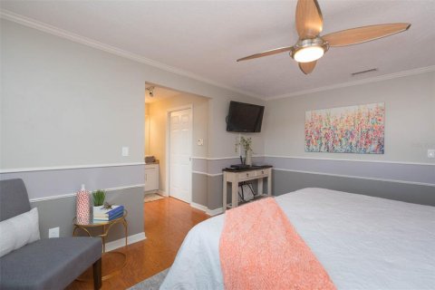 Townhouse in Tampa, Florida 2 bedrooms, 138.98 sq.m. № 1562885 - photo 12