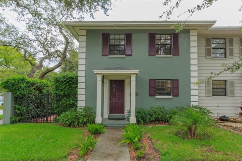 Townhouse in Tampa, Florida 2 bedrooms, 138.98 sq.m. № 1562885 - photo 1