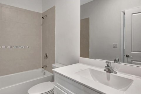 Touwnhouse à louer à Homestead, Floride: 3 chambres, 123.37 m2 № 2088272 - photo 11