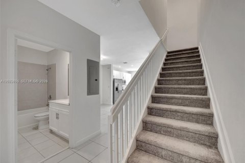 Touwnhouse à louer à Homestead, Floride: 3 chambres, 123.37 m2 № 2088272 - photo 17