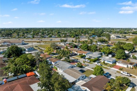 Villa ou maison à vendre à Hollywood, Floride: 3 chambres, 89.19 m2 № 1974880 - photo 29