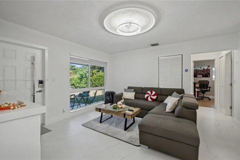 Villa ou maison à vendre à Hollywood, Floride: 3 chambres, 89.19 m2 № 1974880 - photo 6