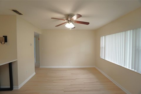 Villa ou maison à louer à Tampa, Floride: 2 chambres, 72.46 m2 № 1910757 - photo 4