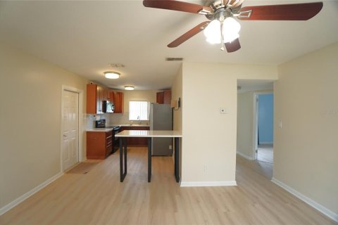 Villa ou maison à louer à Tampa, Floride: 2 chambres, 72.46 m2 № 1910757 - photo 3